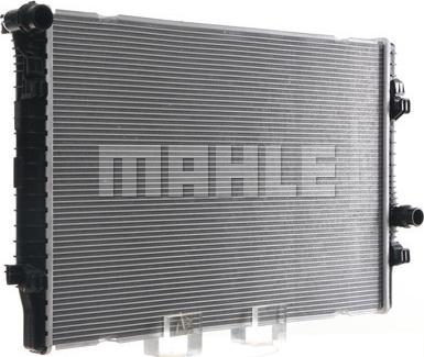 MAHLE CR 811 000S - Radiators, Motora dzesēšanas sistēma ps1.lv